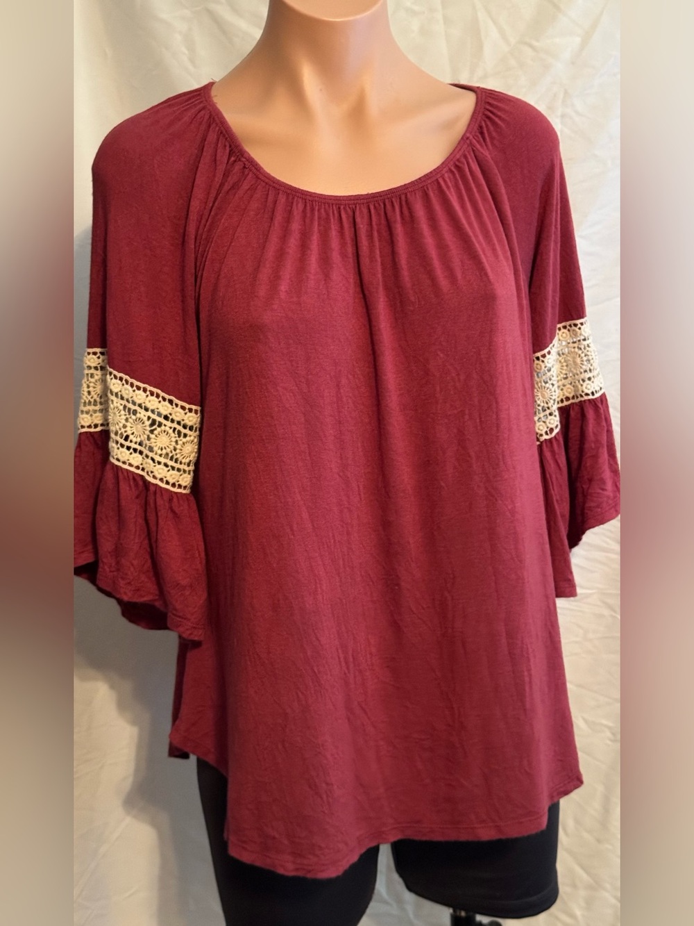 Discreet Burgundy Peasant Tunic with Cream Crochet L